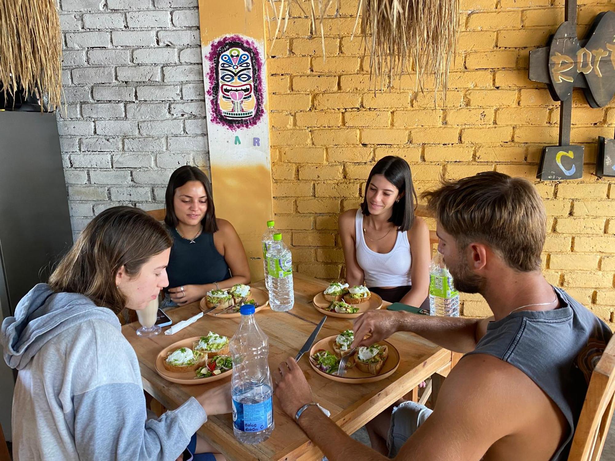 Tiki Bar Hostel Элла Экстерьер фото