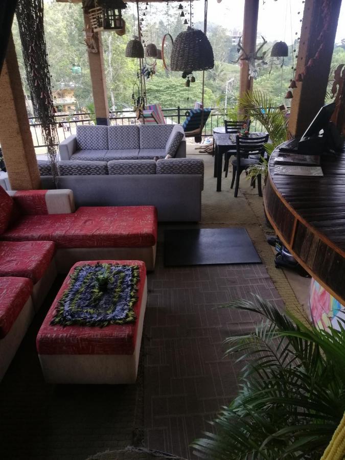 Tiki Bar Hostel Элла Экстерьер фото
