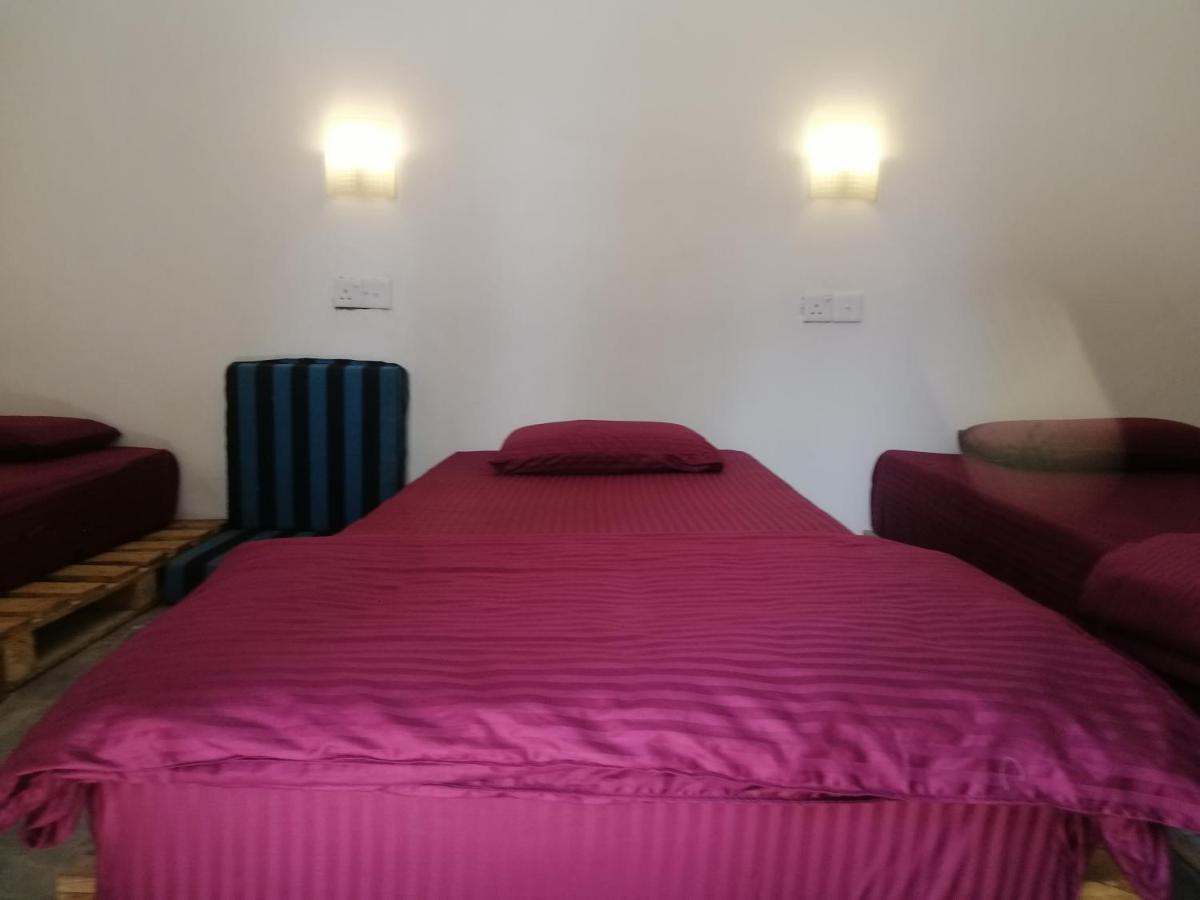 Tiki Bar Hostel Элла Экстерьер фото